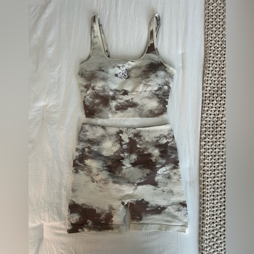 DARC SPORT Seamless Valencourt BRA AND SHORTS SET - Stone Ghost Clouds